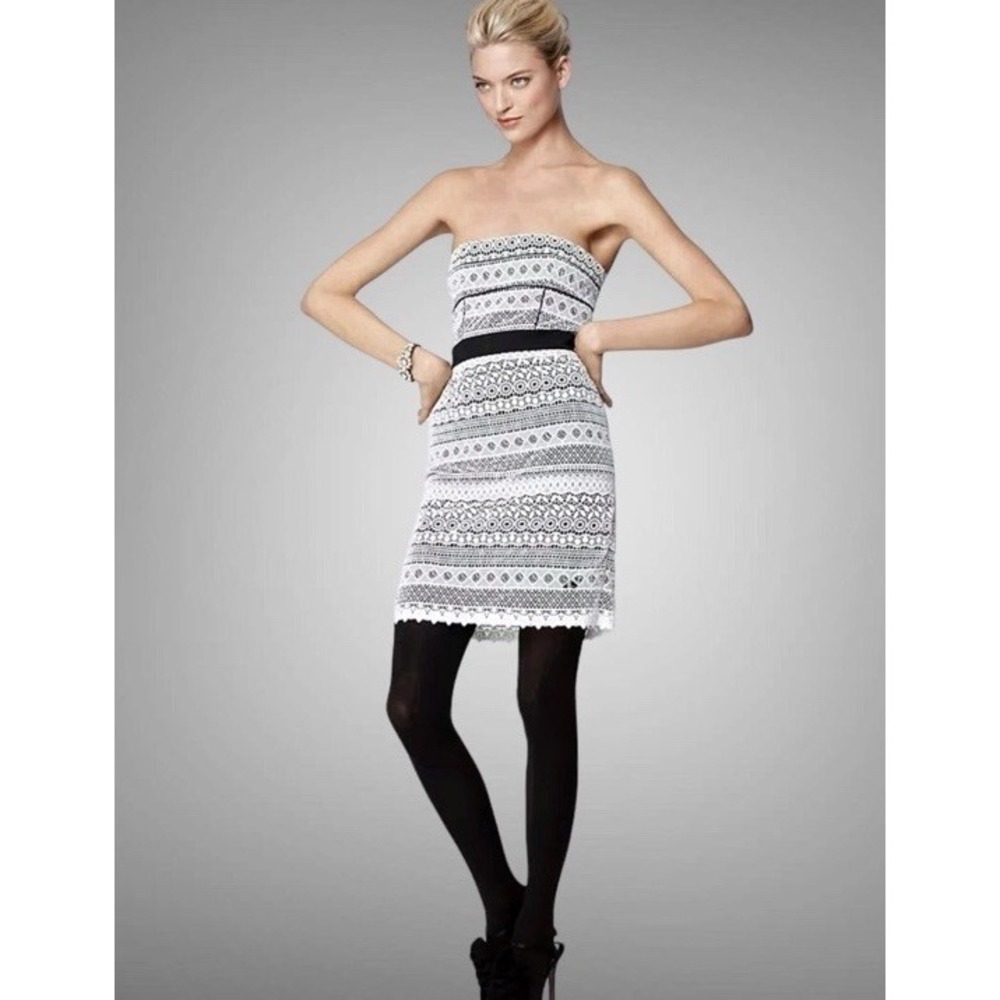 Cynthia Steffe Women's Size 6 Strapless Cocktail‎ Dress Back And White Lace